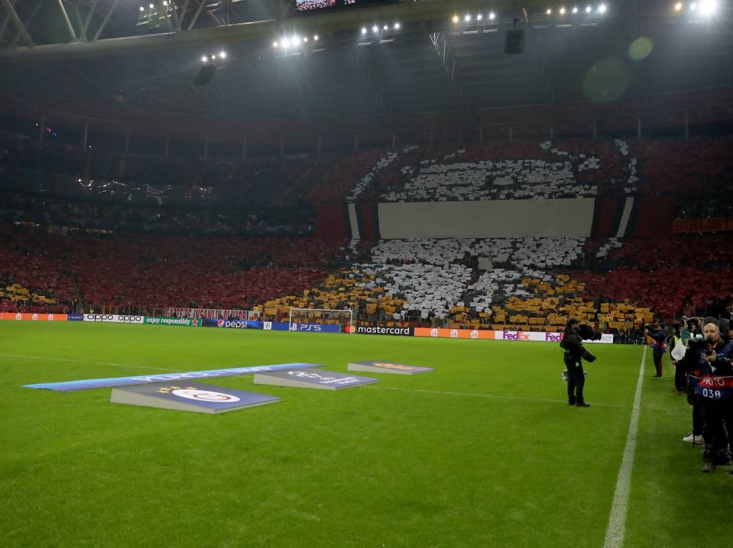 Galatasaray'ın muhteşem geri dönüşünden çok özel resimler: Tribünler şov yaptı 16